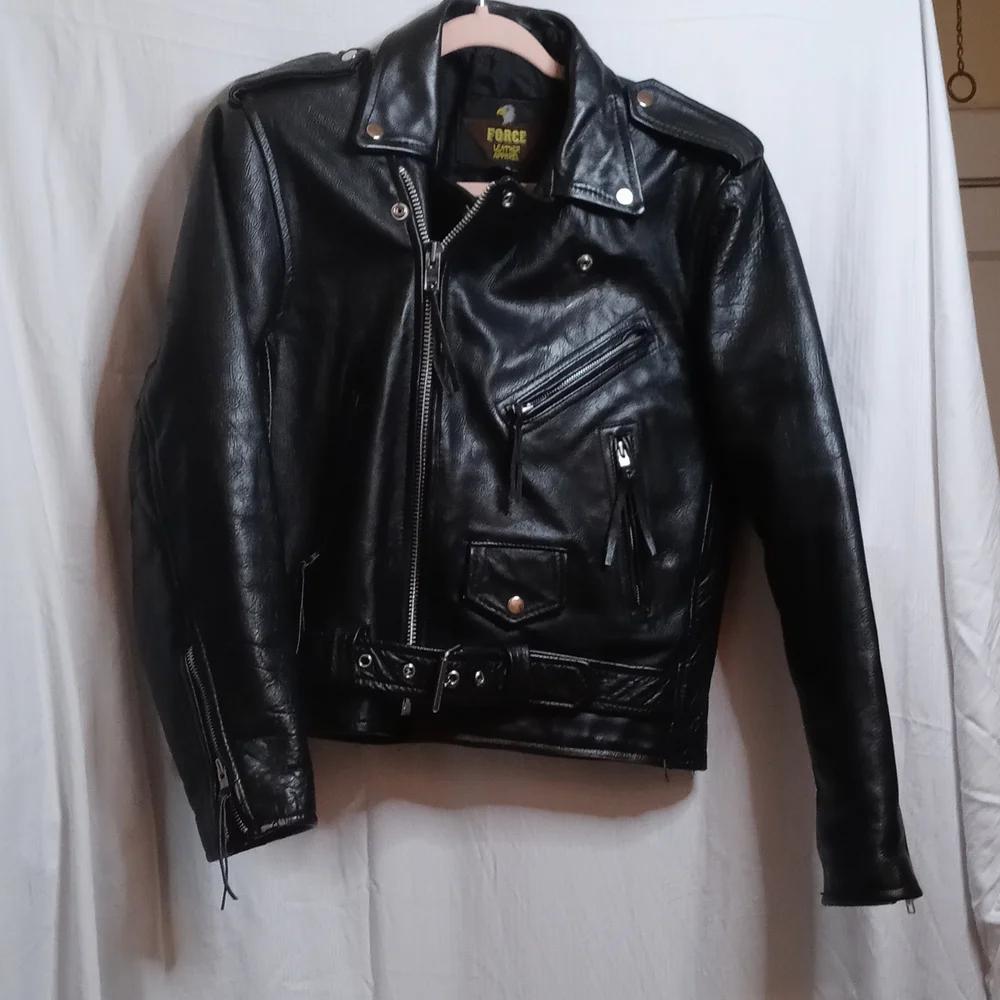 Leather jacket - Picture 2 of 3